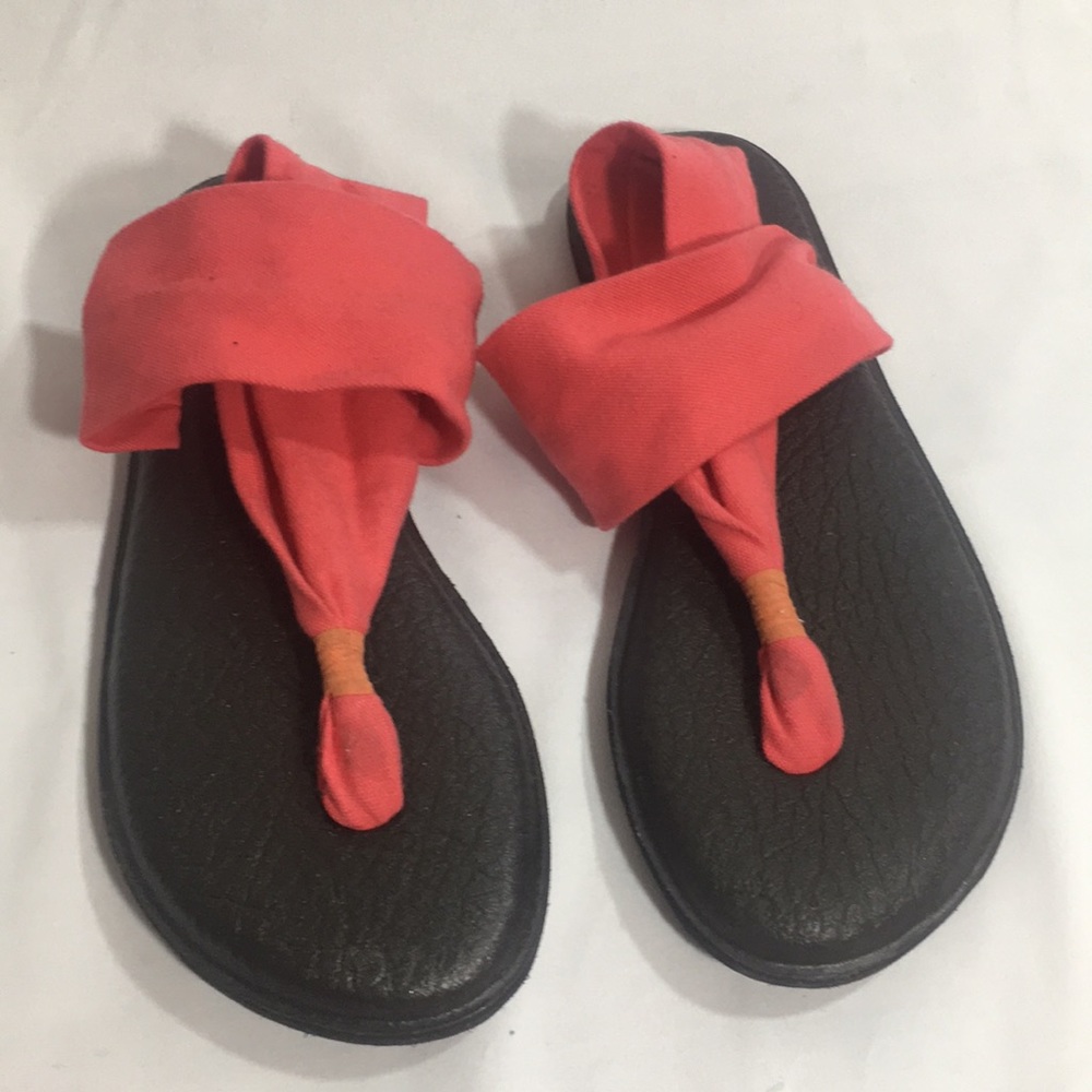 Sanuk cloth pink sandals